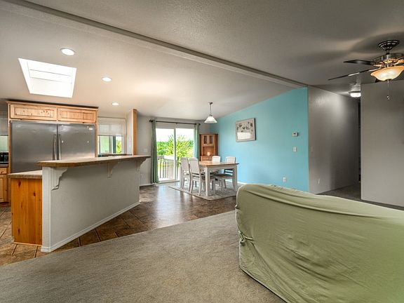 3rd image of 1023 Diane Ave