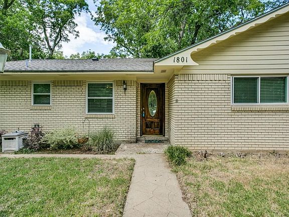 3rd image of 1801 Pecan Park Dr
