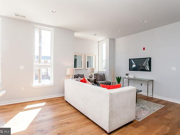 4th image of 5938 Henry Ave APT 22