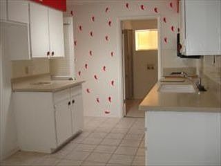 4th image of 6126 E Dallas St