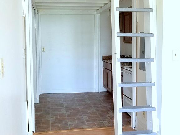 4th image of 426 Warren St #H-1