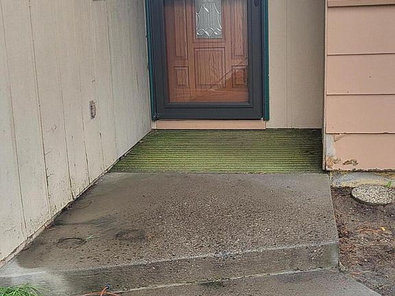 3rd image of 601 Tuscarora Way