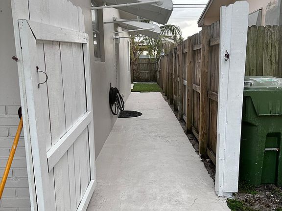 3rd image of 8670 NW 11th St
