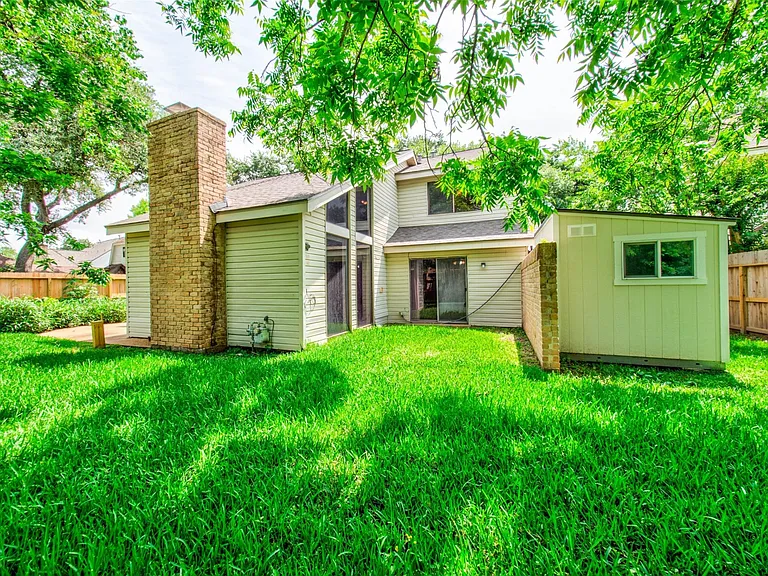 8022 La Brea Dr — Photo 11