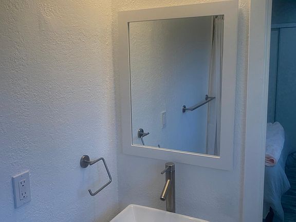 3rd image of 836 Monty Cir
