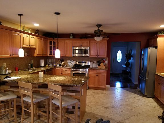4th image of 11 Bahama Ave