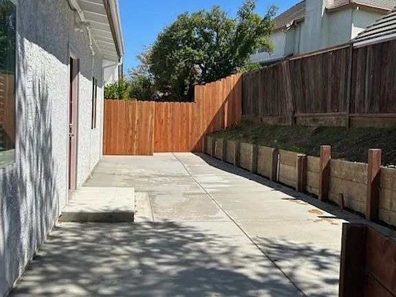 2nd image of 133A Greenmeadow Cir