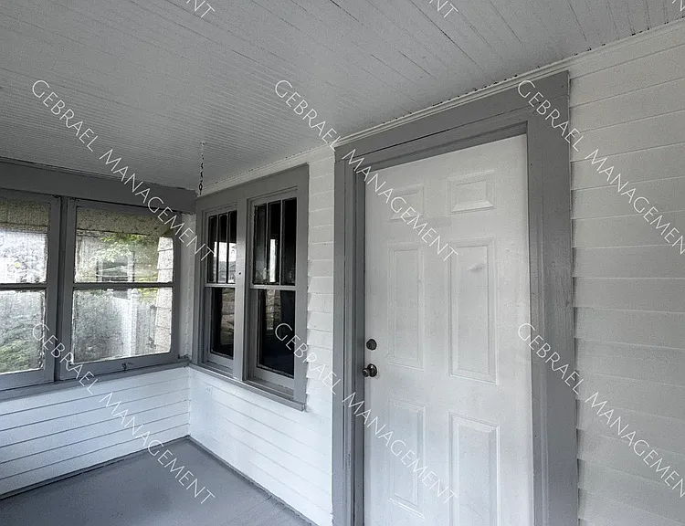 Tyrone St — Photo 2