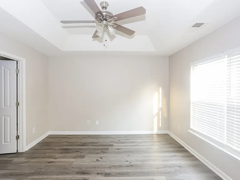 5821 Briggs Dr — Photo 6