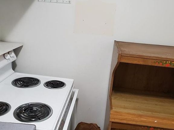 3rd image of 20 West Ave