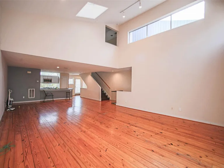6913 Yellowstone Way Dr — Photo 12