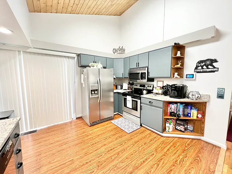 Brenda Ln — Photo 20