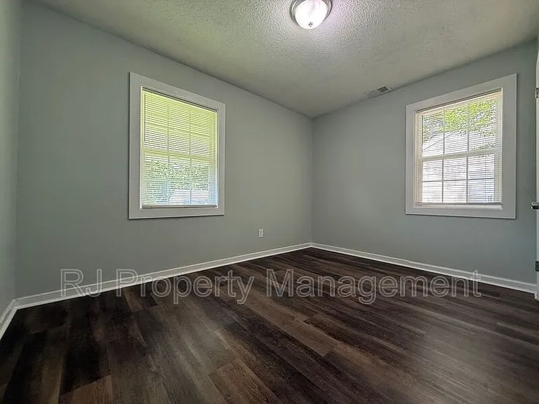 332 Flynn Rd — Photo 8