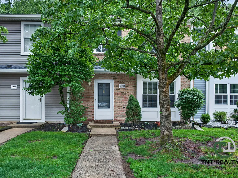 323 Constitution Cir — Photo 25