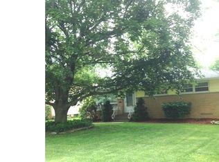 3815 Higley Rd, Rocky River, OH 44116