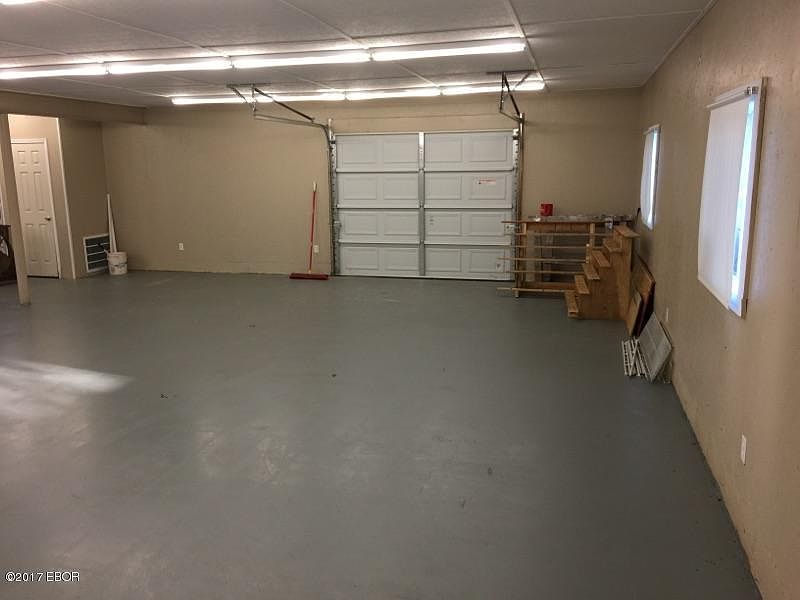 1st image of 215 S Pecan St