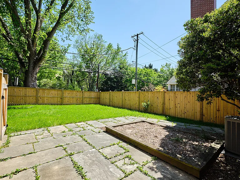 1600 Foxhall Rd NW — Photo 36