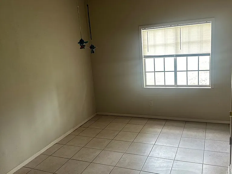 1007 Mayes Ave — Photo 12