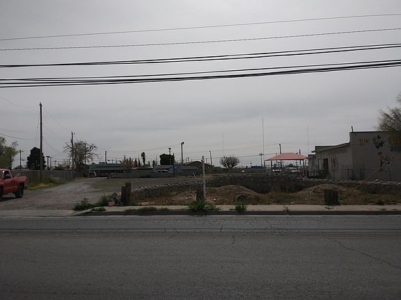 2nd image of 304 N Carolina Dr