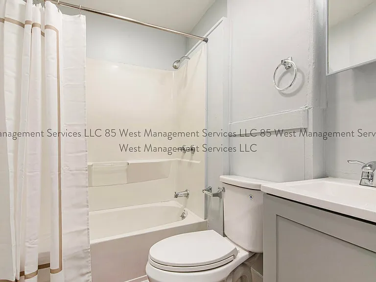 407 11th St NW #D — Photo 8