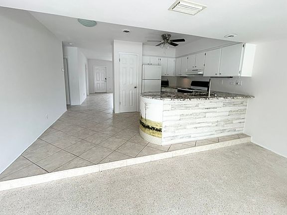 5th image of 1105 Citrus Isle #1105