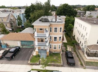 27-29 Boxford St, Lawrence, MA 01843