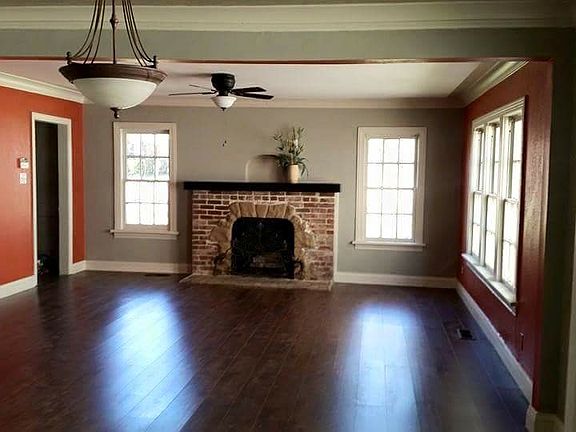 3rd image of 1211 S Knoxville Ave