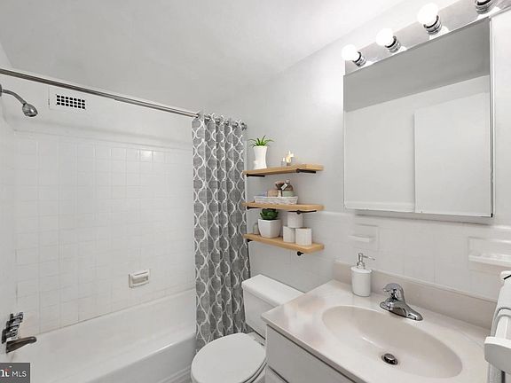 5th image of 4300 Arlington Blvd #300-1013