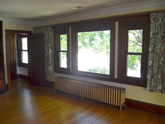 3rd image of 1560 Lincoln Ave #2