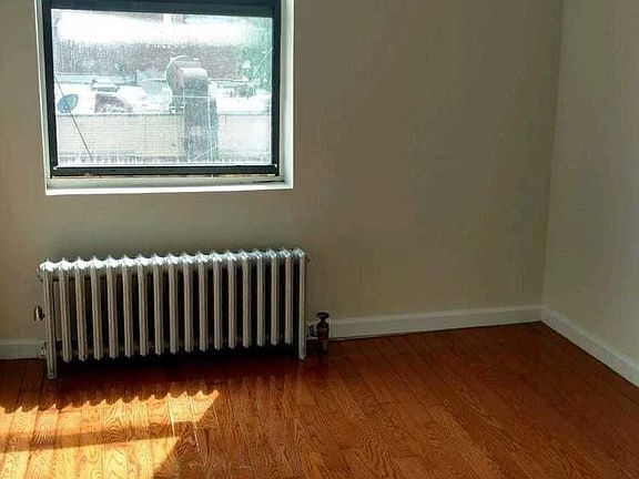 5th image of 4343 91st Pl APT 4