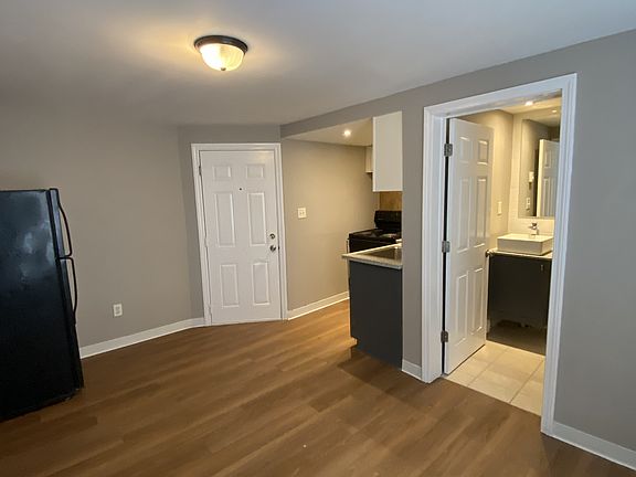 2nd image of 285 Concord St