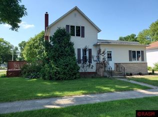 528 E 9th St, Blue Earth, MN 56013