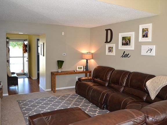 2nd image of 1415 Creekside Dr