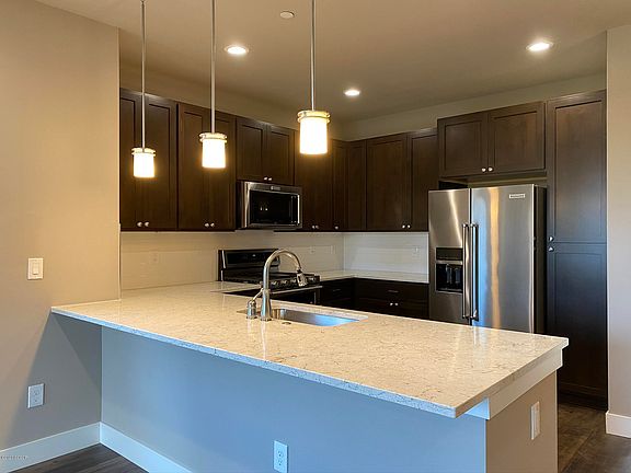 2nd image of 86 Stagecoach Way