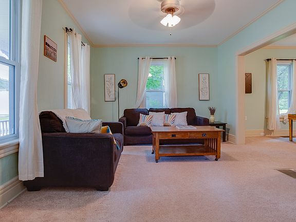 3rd image of 15 Wells Ave