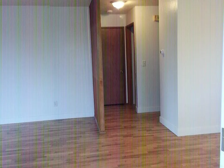 1804 Lakeway Dr — Photo 3