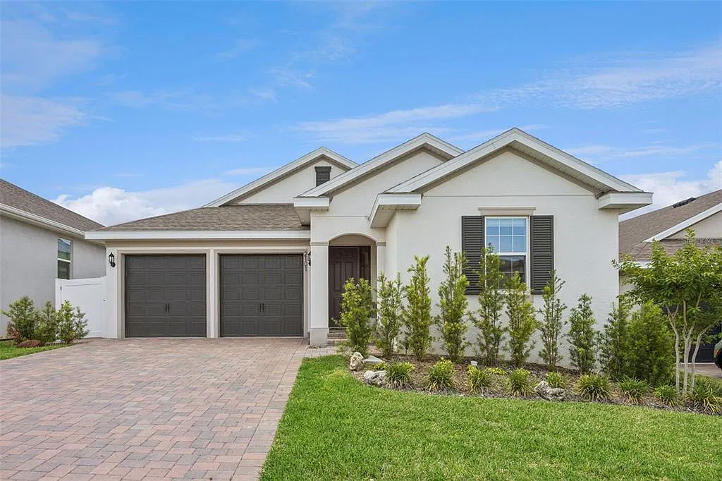 4 bed, 3.0 bath, 2240 sqft, $3,500 — Photo 2