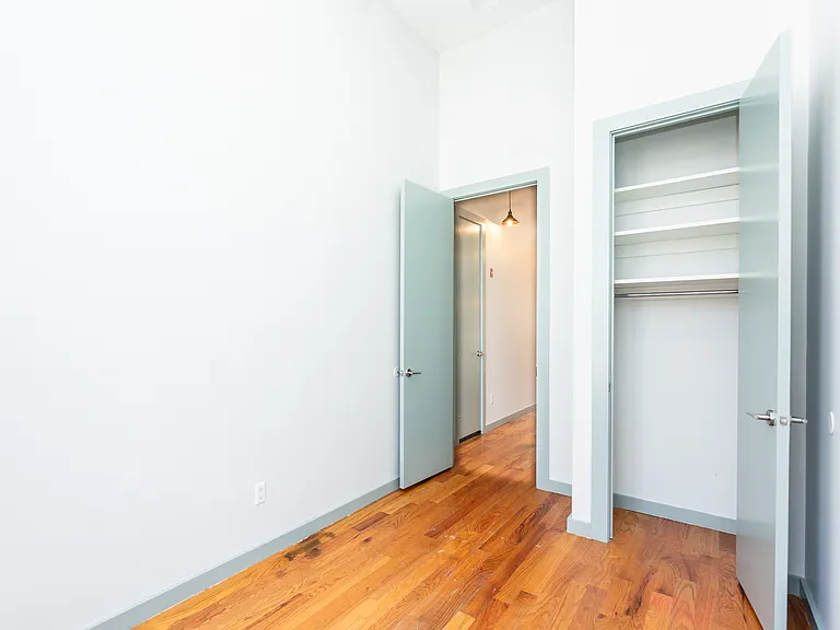 330 Harman St #2R — Photo 16