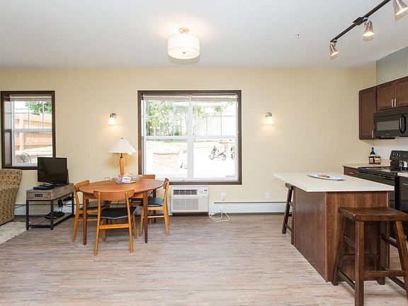 5th image of 725 8th St SE Unit 203