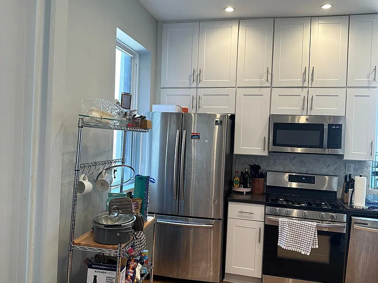 251 S Saint Clair St #8 — Photo 1