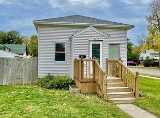 902 S 10th St, Aberdeen, SD 57401