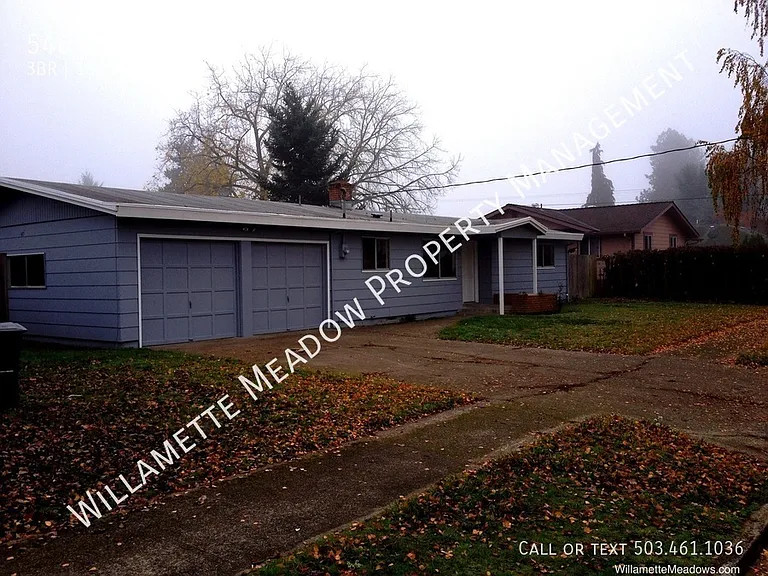 546 45th Pl NE — Photo 2