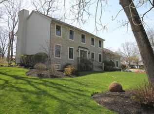 812 Singing Hills Ln, Columbus, OH 43235