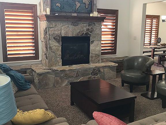 5th image of 5781 N Belmont Dr