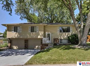 409 Laredo Rd, Papillion, NE 68046