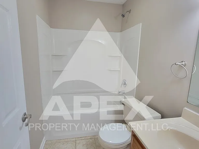 2030 Countryhill Ln — Photo 6