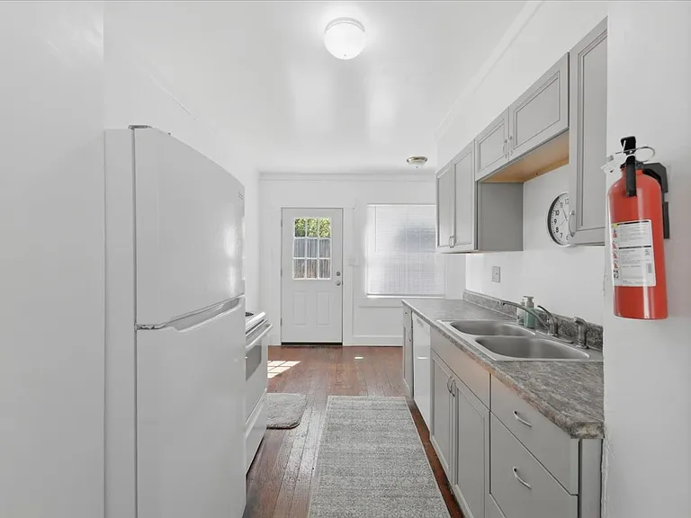324 W Church St — Photo 22