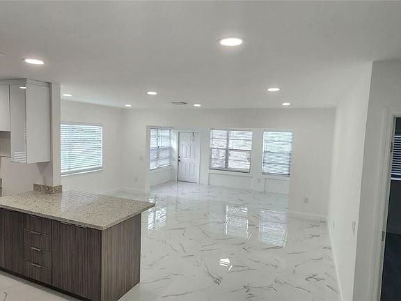 5th image of 349 NW 30th Avenue