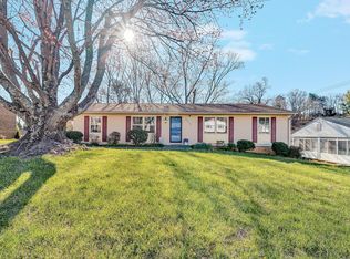 5918 Green Ridge Rd NW, Roanoke, VA 24019