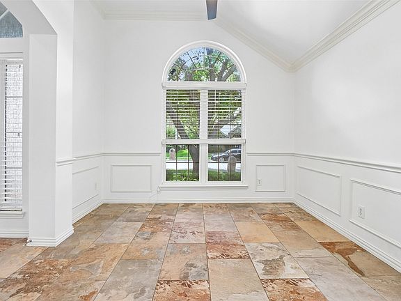 3rd image of 6868 Baird Dr